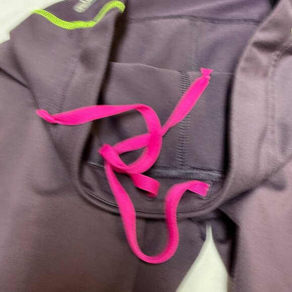 The North Face VaporWick Capri Leggings S Plum EUC Zip Pocket - Picture 7 of 13